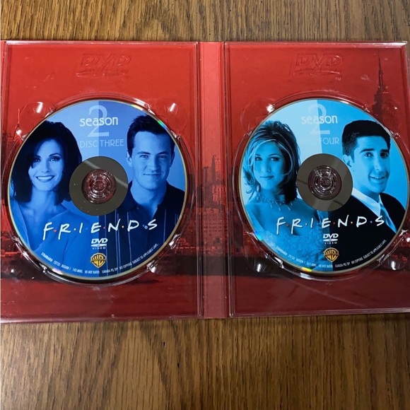 Season 1 AND 2 of FRIENDS! - Picture 10 of 11